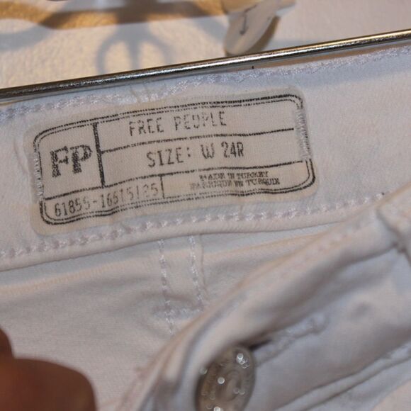 Free People Mis rise White Distressed Skinny Jeans Women Size 24 - Picture 5 of 10